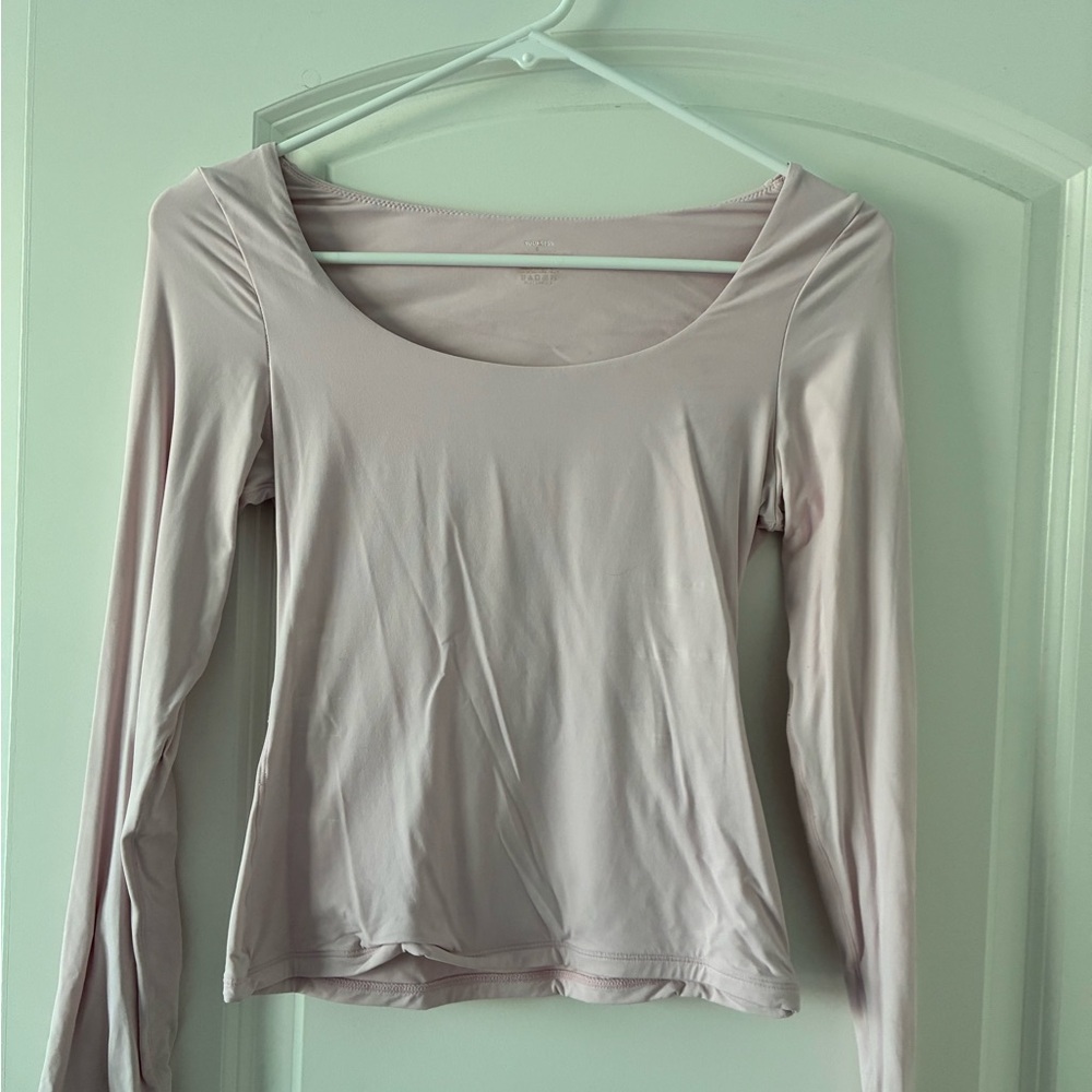 Elegant Pink Long Sleeve Top Athletic Wear